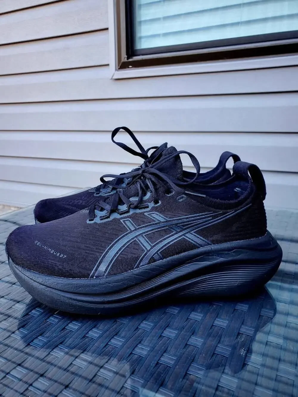 ASICS GEL-Nimbus 27 Men’s Running Shoes Size 9 Wide– Triple Black